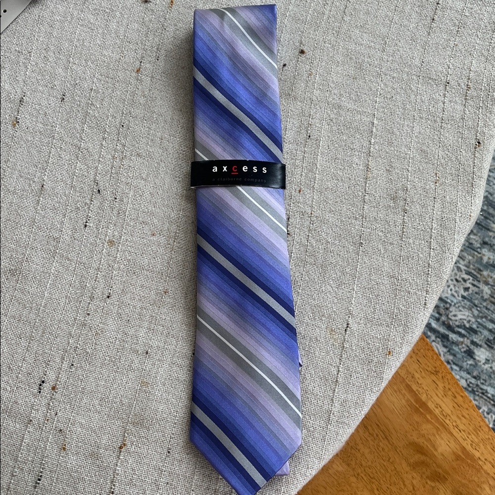 Vintage Axcess Men's Tie 100% Silk Purple & Blue Stripes A‎ Claiborne Company